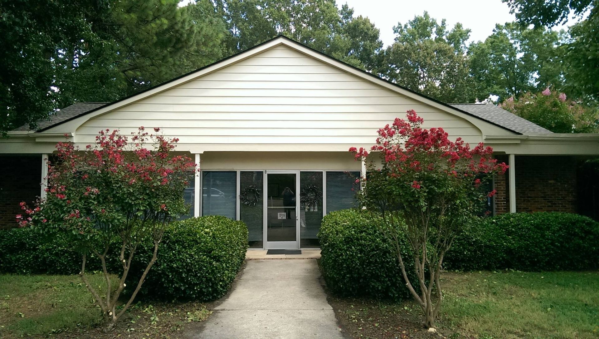 Front View Image of Brentwood Animal Hospital